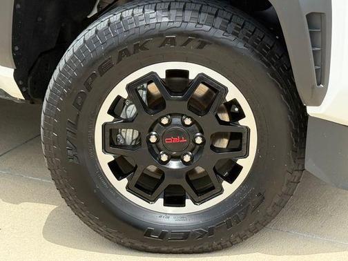 Ice 2025 Toyota Tacoma Hybrid TRD