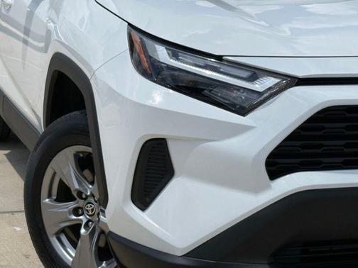 Ice 2024 Toyota RAV4 XLE