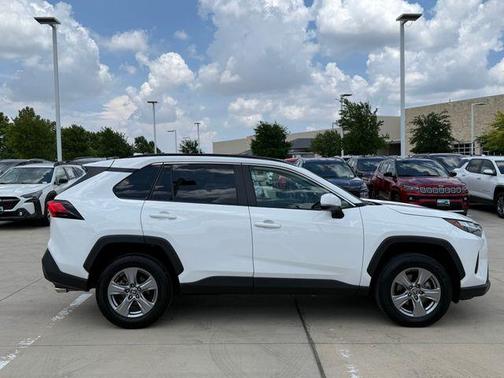 Ice 2024 Toyota RAV4 XLE