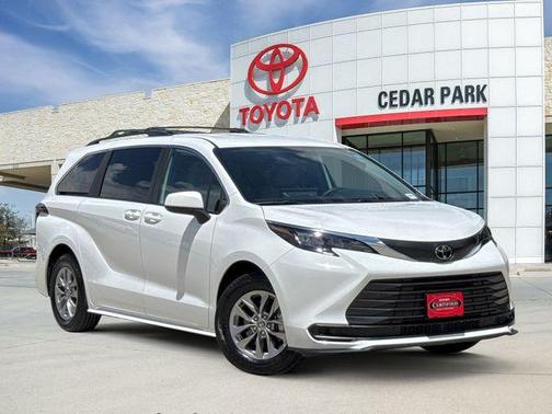Ice 2026 Toyota Sienna LE