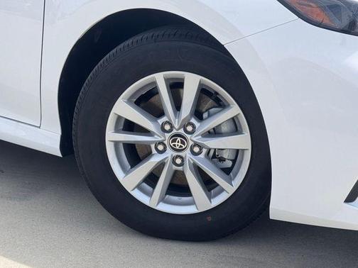 Ice 2026 Toyota Camry LE