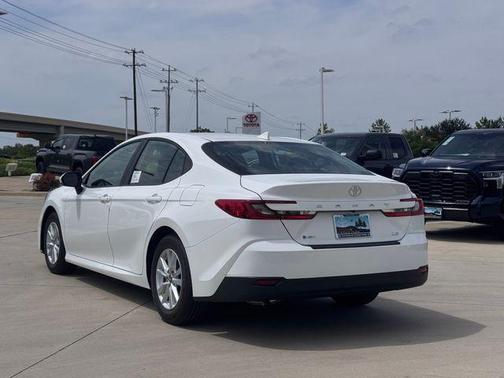 Ice 2026 Toyota Camry LE
