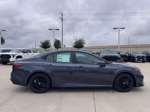 Cosmos 2026 Toyota Camry SE