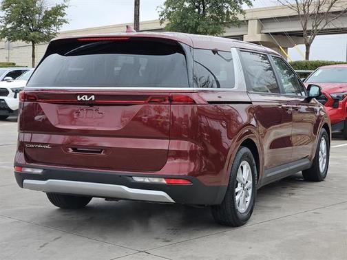2022 Kia Carnival LX