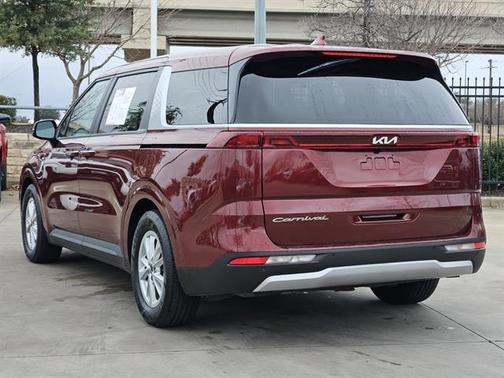 2022 Kia Carnival LX