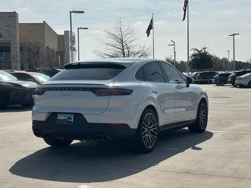2023 Porsche Cayenne Platinum Edition