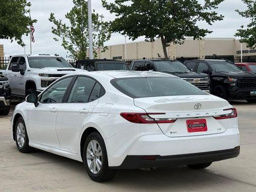 Ice 2025 Toyota Camry LE