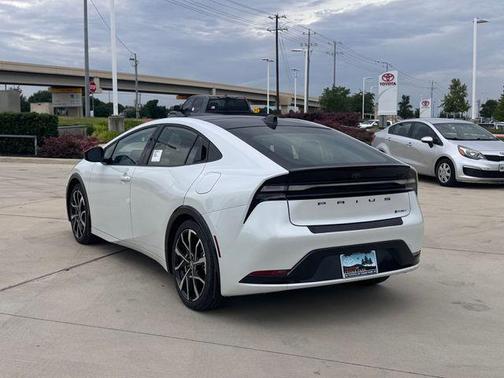 Desert Wind 2026 Toyota Prius Plug-In Hybrid XSE PREMIUM