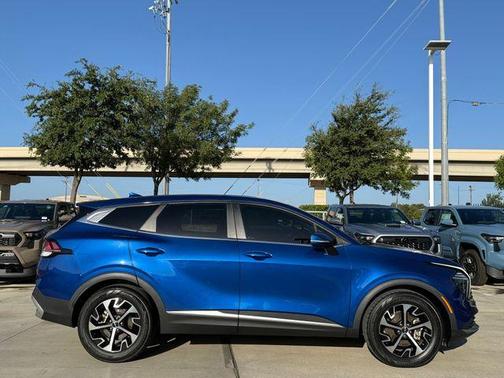 Sapphire Blue 2024 Kia Sportage EX