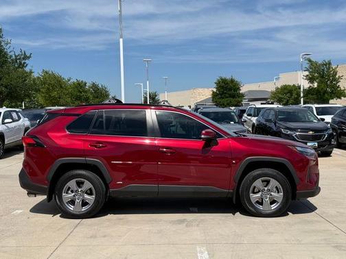 Pearl 2022 Toyota RAV4 Hybrid XLE