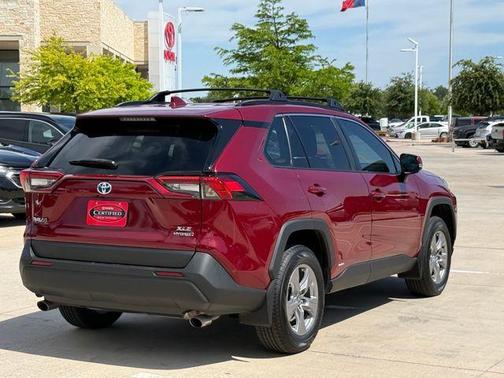Pearl 2022 Toyota RAV4 Hybrid XLE