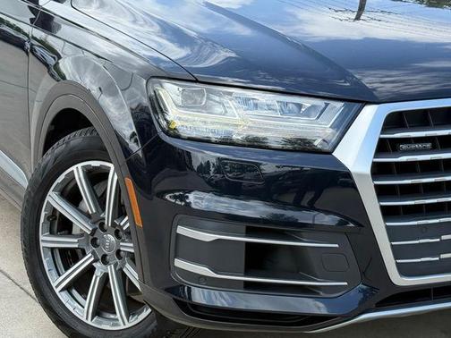 Ink Blue Metallic 2017 Audi Q7 3.0T Prestige