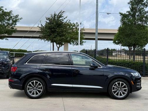 Ink Blue Metallic 2017 Audi Q7 3.0T Prestige