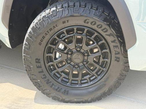 Lunar 2026 Toyota Tundra SR5
