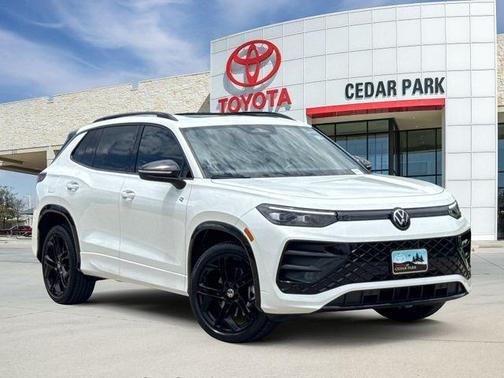 Opal White Pearl Effect 2025 Volkswagen Tiguan 2.0T SE R-Line Black