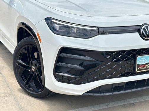 Opal White Pearl Effect 2025 Volkswagen Tiguan 2.0T SE R-Line Black