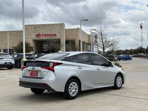 2020 Toyota Prius LE