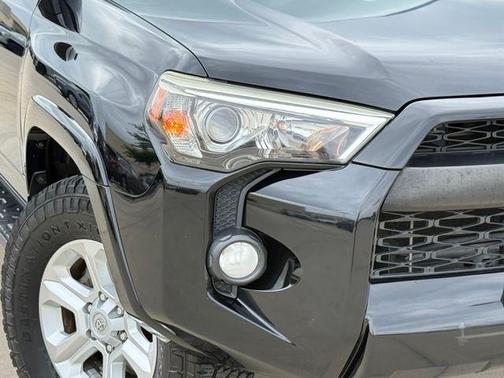 Midnight Black Metallic 2016 Toyota 4Runner SR5