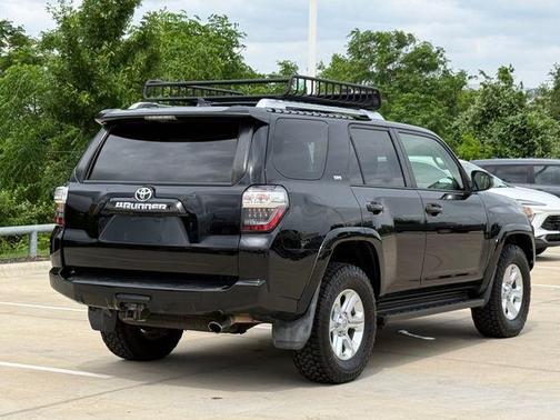 Midnight Black Metallic 2016 Toyota 4Runner SR5