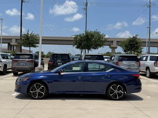 Deep Blue Pearl 2024 Nissan Altima 2.5 SR