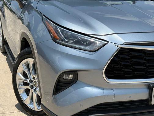 Moon Dust 2020 Toyota Highlander Limited