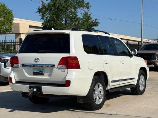 Blizzard Pearl 2015 Toyota Land Cruiser V8