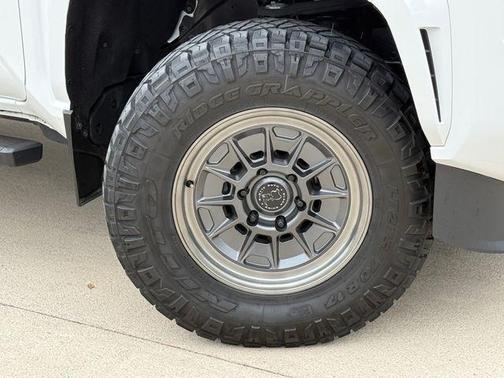 Ice 2024 Toyota Tacoma SR5