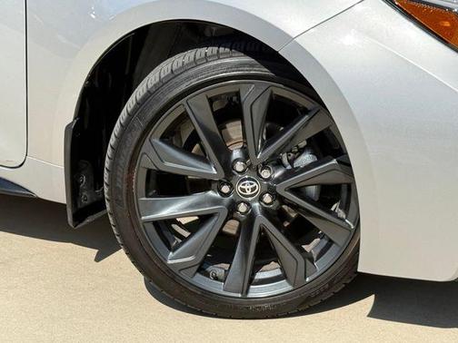 Classic Silver 2025 Toyota Corolla SE