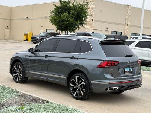 Platinum Gray Metallic 2022 Volkswagen Tiguan 2.0T SEL R-Line