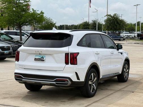 White Pearl 2023 Kia Sorento S