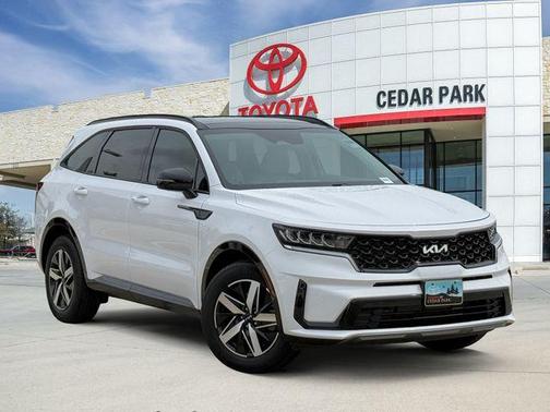 White Pearl 2023 Kia Sorento S