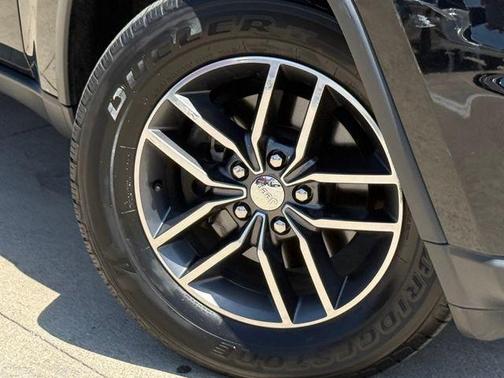 Diamond Black 2017 Jeep Grand Cherokee Limited