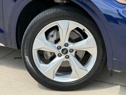Navarra Blue Metallic 2024 Audi Q5 45 S line quattro Premium