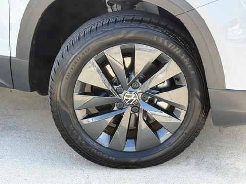 Pure White 2024 Volkswagen Taos 1.5T S