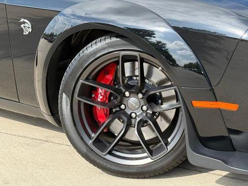 Pitch Black Clearcoat 2023 Dodge Challenger SRT Hellcat