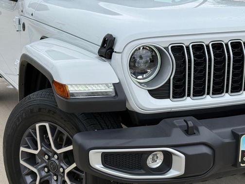 Bright White Clearcoat 2025 Jeep Wrangler Sahara
