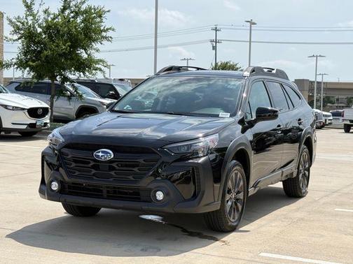Crystal Black Silica 2025 Subaru Outback Onyx Edition