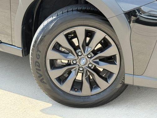 Crystal Black Silica 2025 Subaru Outback Onyx Edition