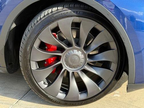 Blue 2023 Tesla Model Y Performance