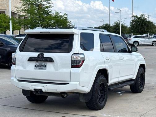 Super White 2018 Toyota 4Runner SR5 Premium