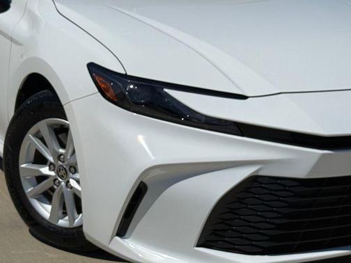Ice 2025 Toyota Camry LE