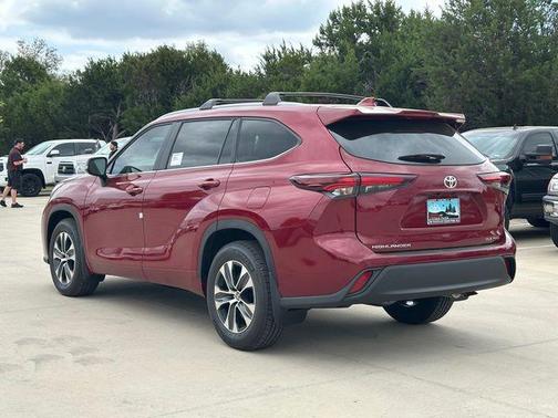 Ruby 2026 Toyota Highlander XLE