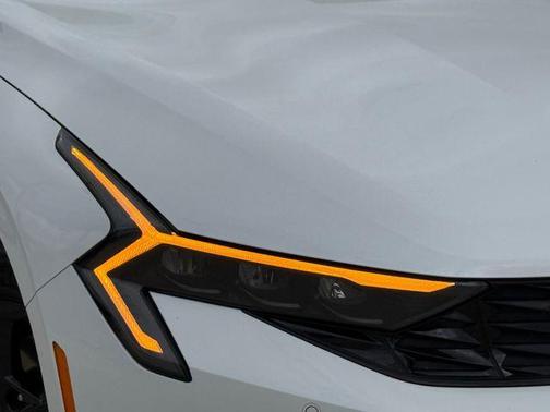 Snow White Pearl 2025 Kia K5 LXS