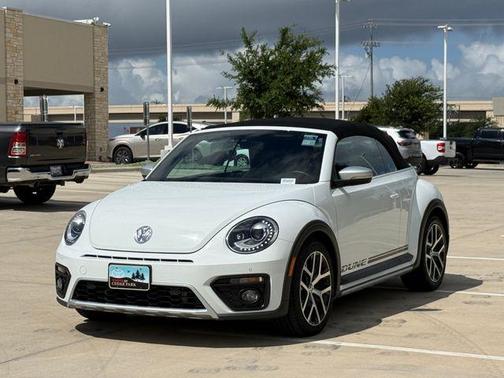 Pure White w/ Black Top 2017 Volkswagen Beetle 1.8T Dune