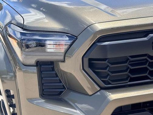 Bronze 2026 Toyota Tacoma TRD Sport