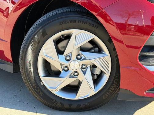 2025 Hyundai SONATA SE