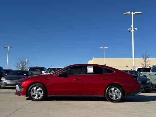 2025 Hyundai SONATA SE
