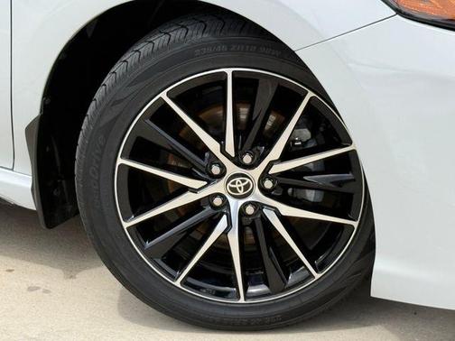 Ice 2024 Toyota Camry SE