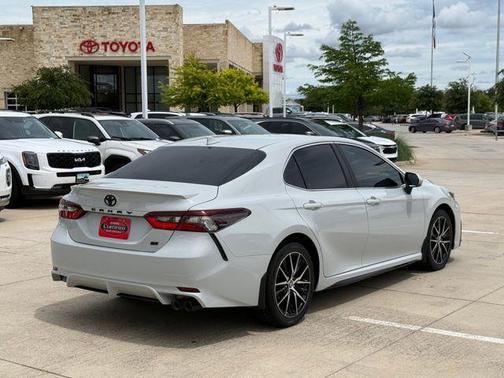 Ice 2024 Toyota Camry SE