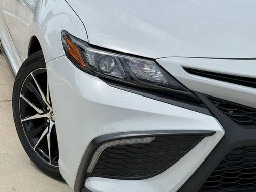 Ice 2024 Toyota Camry SE